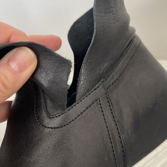 J Slides NYC Womens Size 7.5 Black Leather Hidden Wedge Sneakers - Picture 5 of 6